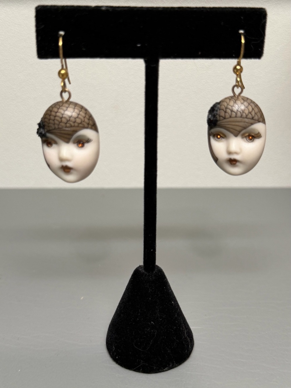 ADAGIO Signed Vintage Hand Painted Mardi Gras /Flapper Face Mask Earrings